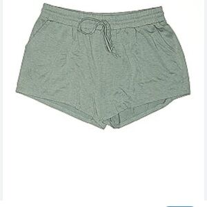 Bobeau Women's Light Green Shorts size large